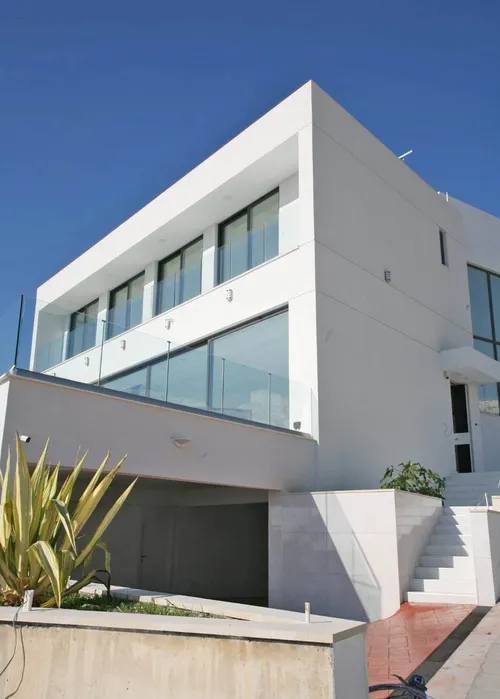 8 Bedrooms House in Ayios Tychonas