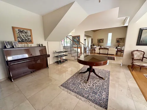 4 Bedrooms House in Alexandrou Papadiamanti 34