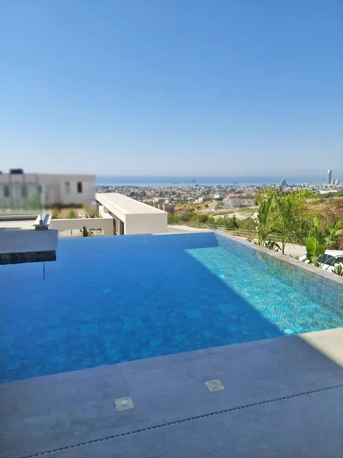 7 Bedrooms Villa in Yermasoyia