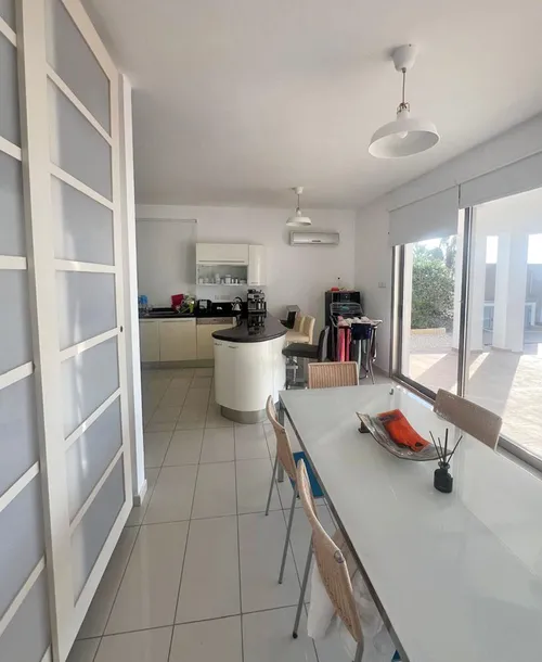 4 Bedrooms House in Dromos Larnacas - Dekelias