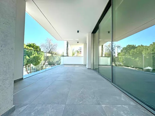 3 Bedrooms Apartment in Ermoupoleos 9