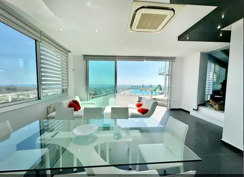 4 Bedrooms Villa in Ayios Athanasios