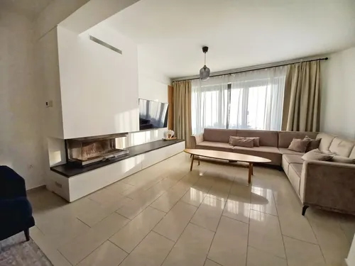 4 Bedrooms House in 21A Aiglis