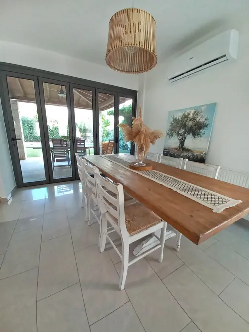 4 Bedrooms House in 21A Aiglis