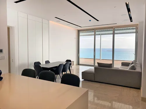 Unique Seafront Prestige