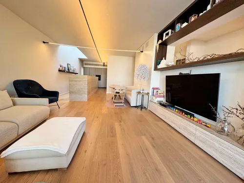 3 Bedrooms Penthouse in 2 Vavyla