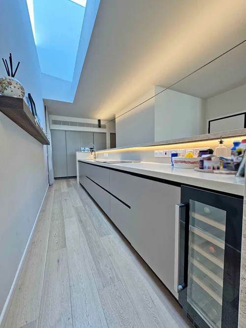 3 Bedrooms Penthouse in 2 Vavyla