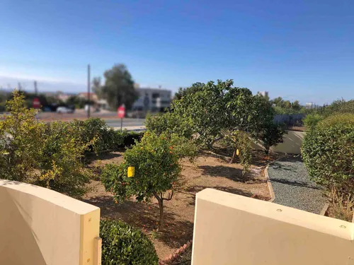 5 Bedrooms Villa in (opposite Parklane)