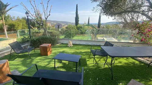 5 Bedrooms Villa in Moni