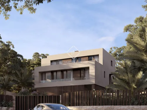 4 Bedrooms House / Villa in carrer isabel la catholica