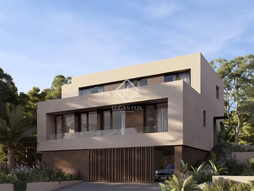 4 Bedrooms House / Villa in carrer isabel la catholica