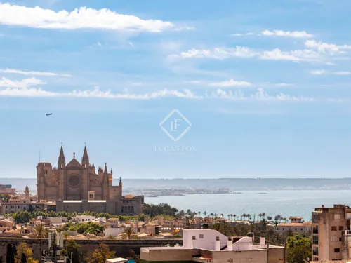 4 Bedrooms House / Villa in carrer isabel la catholica