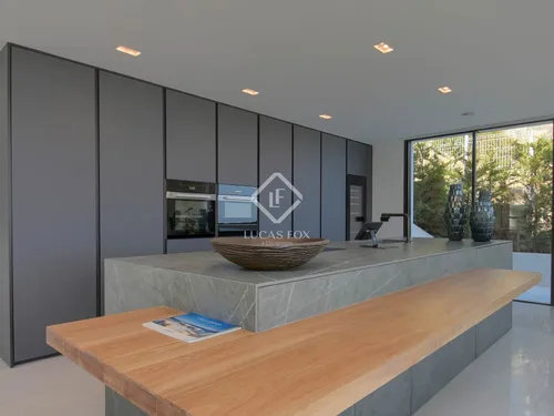 5 Bedrooms House / Villa in Cas Mut