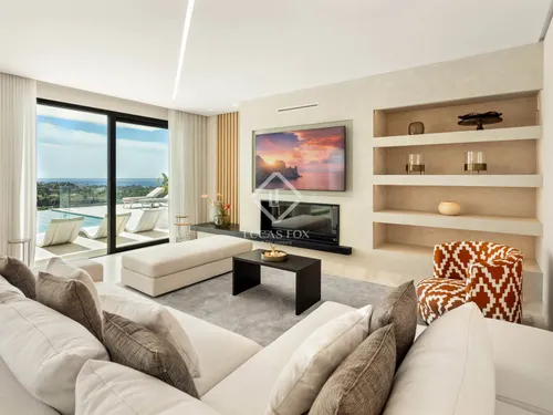 Villa Paraíso 436 — A modern villa with panoramic sea and golf views for sale in Benahavis