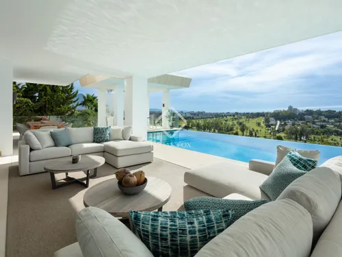 7 Bedrooms House / Villa in Ur. El Paraiso 436