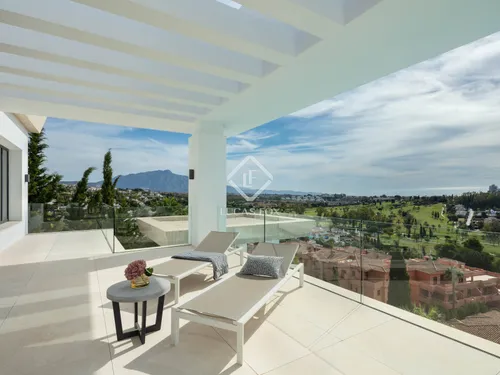 7 Bedrooms House / Villa in Ur. El Paraiso 436