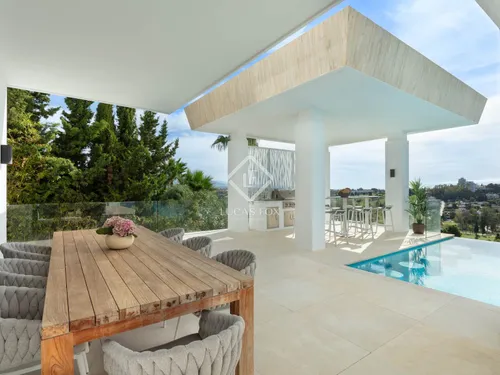 7 Bedrooms House / Villa in Ur. El Paraiso 436