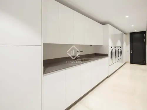 7 Bedrooms House / Villa in Ur. El Paraiso 436