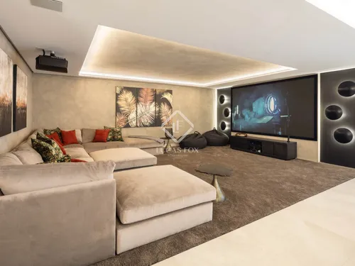 7 Bedrooms House / Villa in Ur. El Paraiso 436