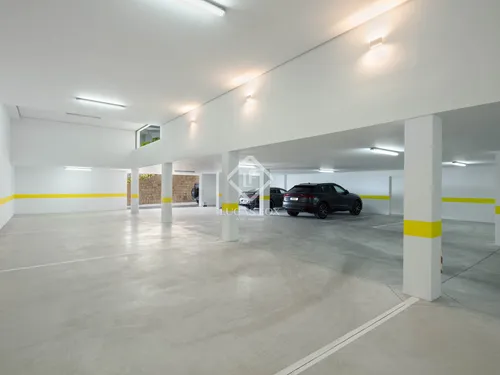 7 Bedrooms House / Villa in Ur. El Paraiso 436