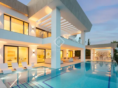 7 Bedrooms House / Villa in Ur. El Paraiso 436