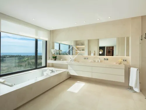 7 Bedrooms House / Villa in Ur. El Paraiso 436