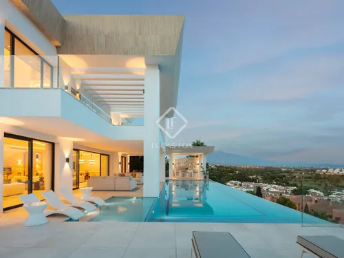 7 Bedrooms House / Villa in Ur. El Paraiso 436