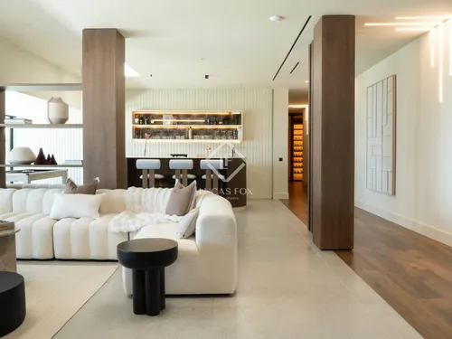 4 Bedrooms House / Villa in Calle Montemayor