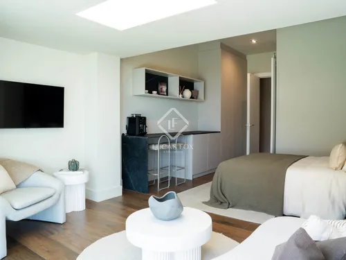 4 Bedrooms House / Villa in Calle Montemayor