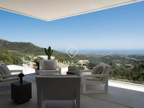 4 Bedrooms House / Villa in Calle Montemayor