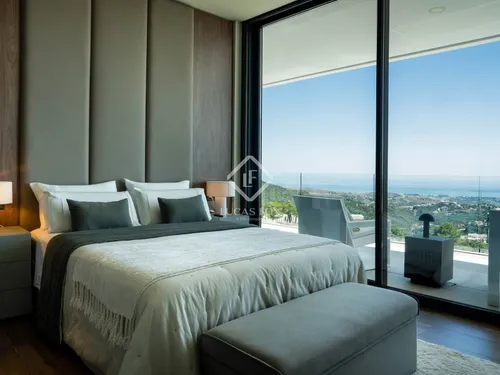 4 Bedrooms House / Villa in Calle Montemayor