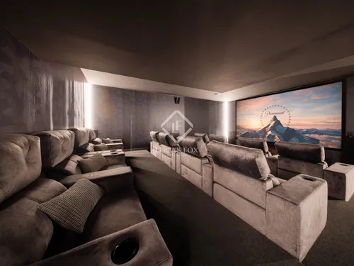 4 Bedrooms House / Villa in Calle Montemayor