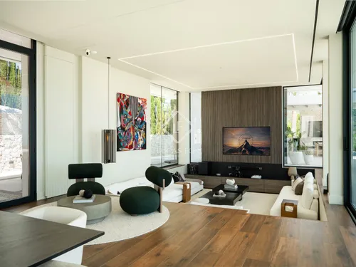 4 Bedrooms House / Villa in Calle Montemayor