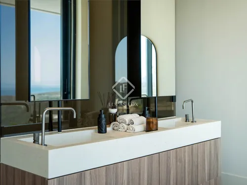 4 Bedrooms House / Villa in Calle Montemayor