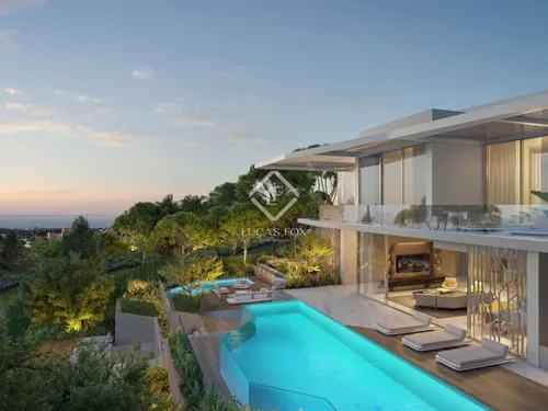 4 Bedrooms House / Villa in Benahavís