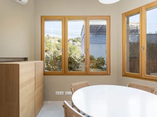 4 Bedrooms House / Villa in Circumval·lació