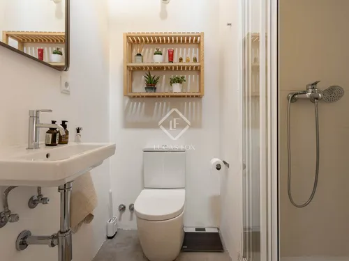 4 Bedrooms House / Villa in Circumval·lació