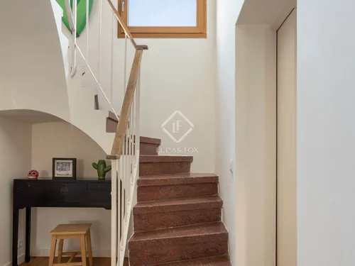 4 Bedrooms House / Villa in Circumval·lació