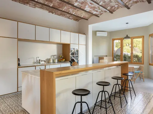 4 Bedrooms House / Villa in Circumval·lació