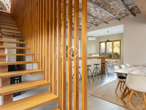 4 Bedrooms House / Villa in Circumval·lació