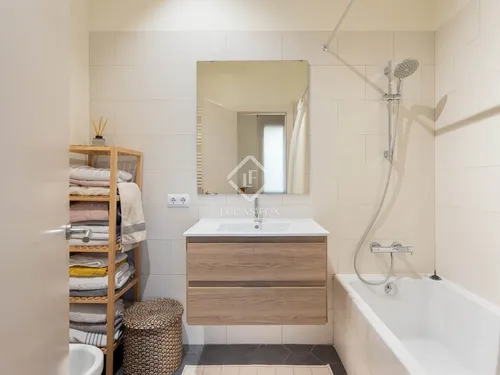 4 Bedrooms House / Villa in Circumval·lació