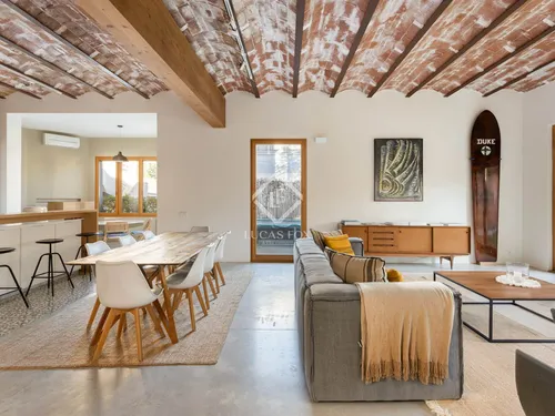 4 Bedrooms House / Villa in Circumval·lació