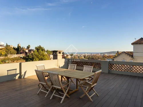 4 Bedrooms House / Villa in Circumval·lació