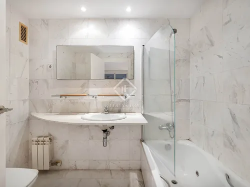 3 Bedrooms Apartment in Passeig Garcia Faria