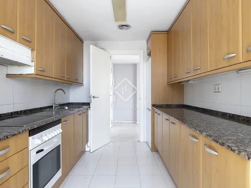 3 Bedrooms Apartment in Passeig Garcia Faria