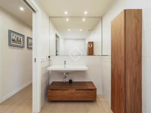 4 Bedrooms Apartment in Espronceda