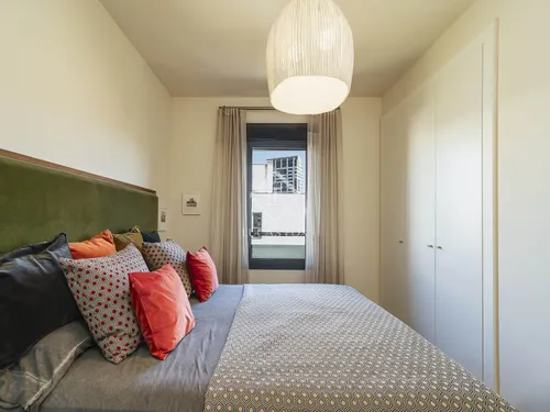 4 Bedrooms Apartment in Espronceda