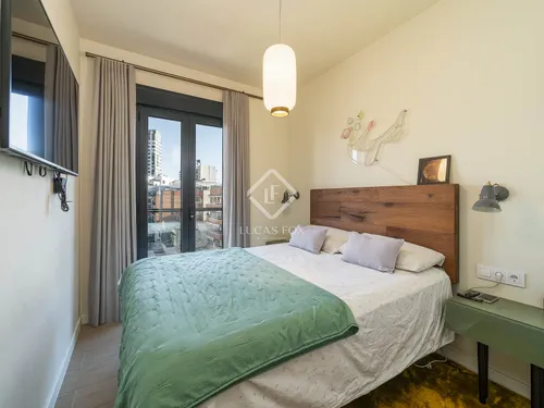 4 Bedrooms Apartment in Espronceda