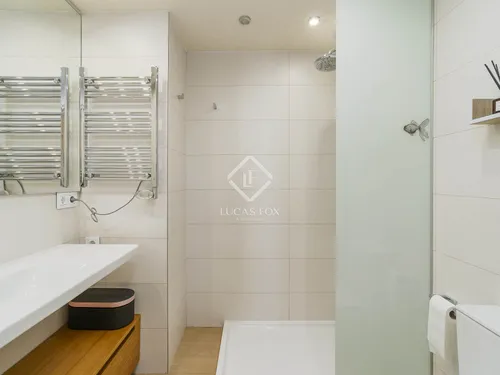 4 Bedrooms Apartment in Espronceda