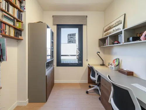 4 Bedrooms Apartment in Espronceda